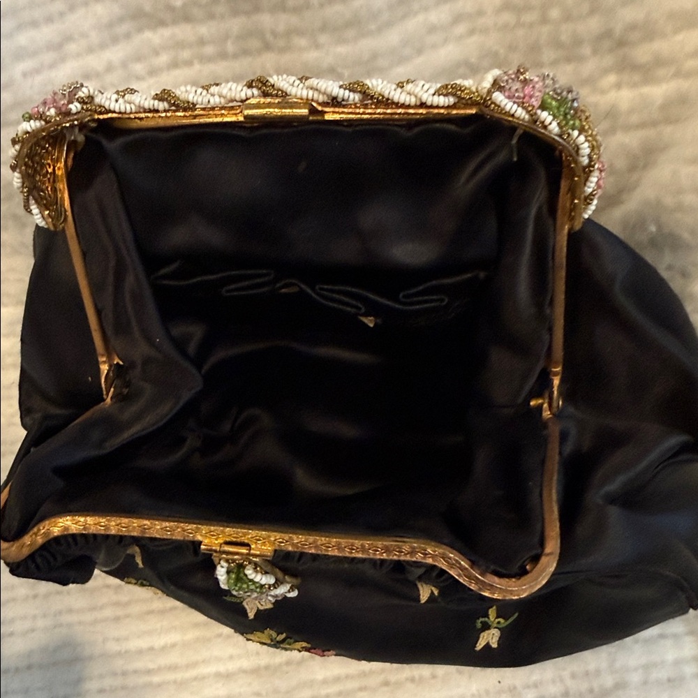 Vintage 1940s French Handmade Beaded and Embroidered Evening Bag - Picture 4 of 7